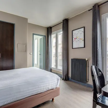 Logis Jardin De Villiers Hotel 3*