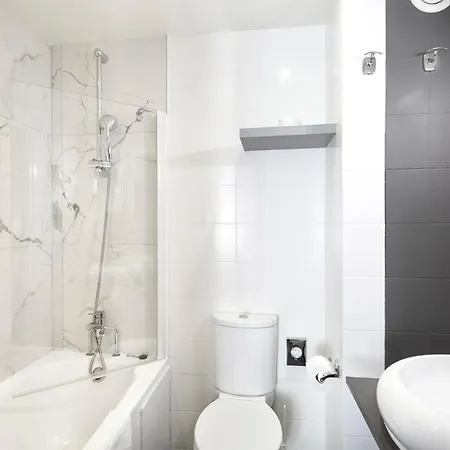 Logis Jardin De Villiers Hotel