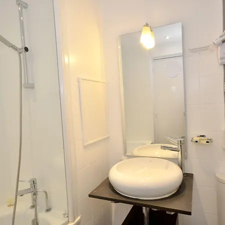 Hotel Logis Jardin De Villiers Paris