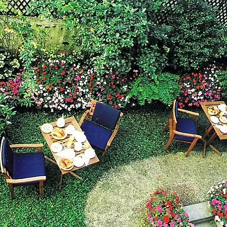 Logis Jardin De Villiers מלון