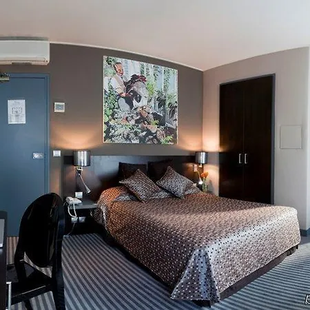 Hotel Logis Jardin De Villiers Parigi