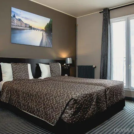 Logis Jardin De Villiers Hotel 3*