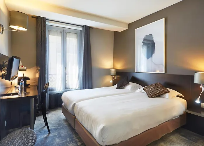 ホテル Logis Jardin De Villiers パリ