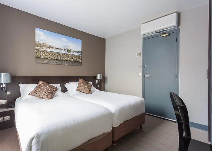 ホテル Logis Jardin De Villiers 3*