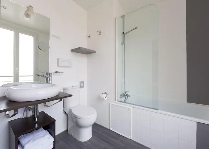 ホテル Logis Jardin De Villiers パリ