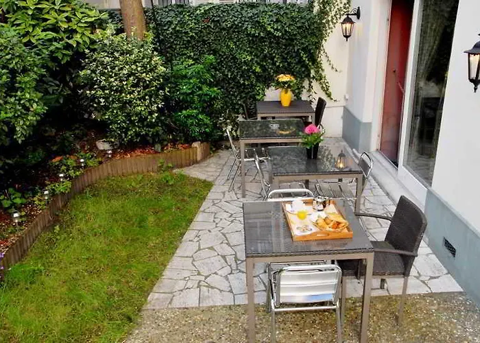 ホテル Logis Jardin De Villiers