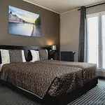 Logis Jardin De Villiers Hotel 3*